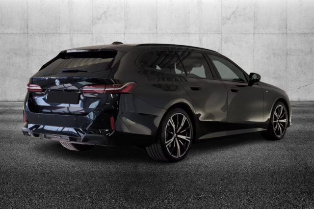 BMW 520 d 48V sDrive Touring Msport - foto 2 di 4