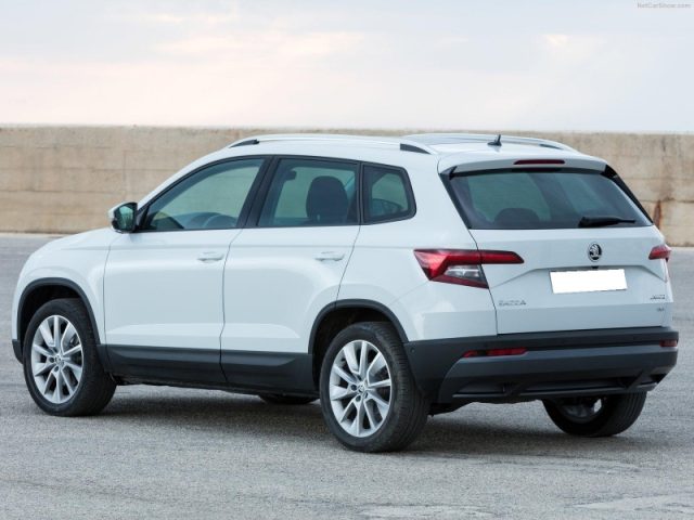 Skoda Karoq 1.0 TSI 115 CV Selection nuovo a PIEVE DI CENTO
