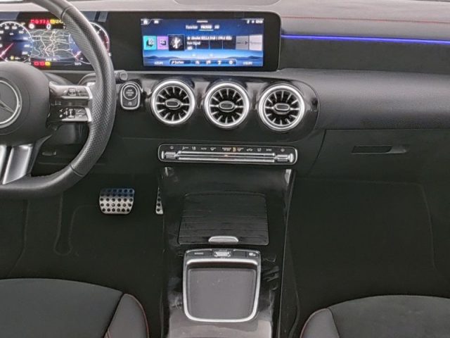 Mercedes-Benz CLA 200 d Automatic AMG Line Premium - foto 4 di 4