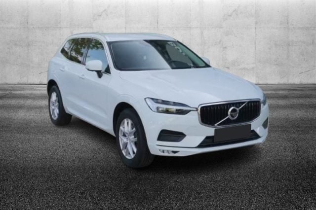 Volvo XC60 B4 (d) AWD Geartronic Momentum Pro - foto 2 di 4