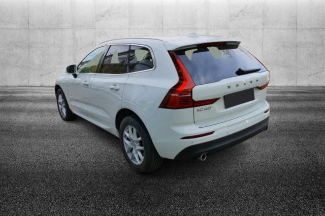 Volvo XC60 B4 (d) AWD Geartronic Momentum Pro - foto 4 di 4
