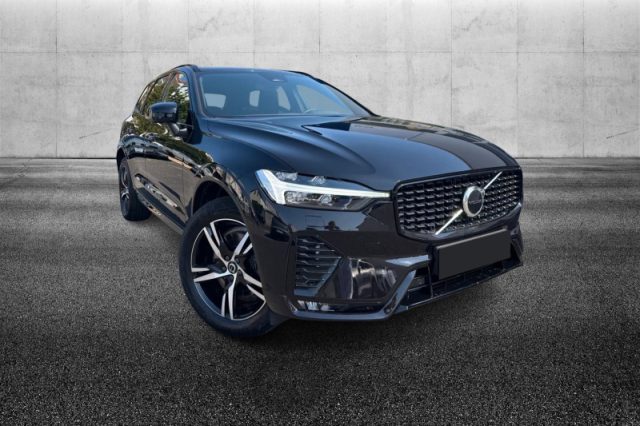 Volvo XC60 B4 (d) AWD Geartronic R-design - foto 2 di 4