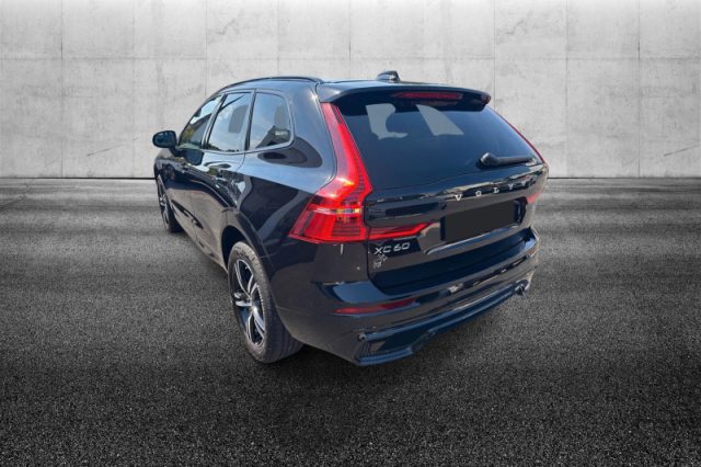 Volvo XC60 B4 (d) AWD Geartronic R-design - foto 4 di 4