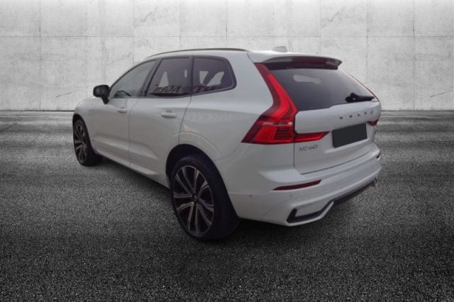 Volvo XC60 T6 Recharge Plug-in Hybrid AWD R-design - foto 4 di 4