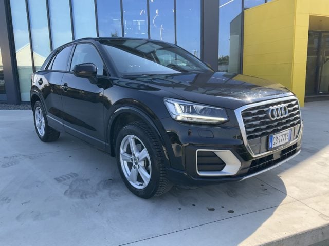 Audi Q2 30 TDI Business Design - foto 2 di 4