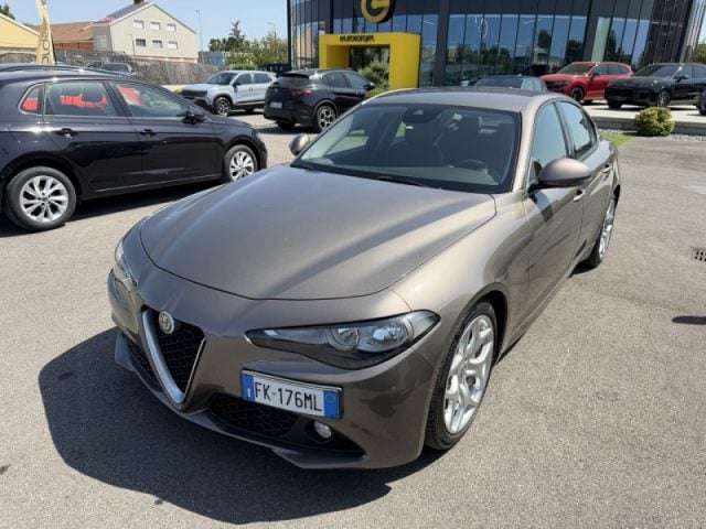 Alfa Romeo Giulia 2.2 Turbodiesel 150 CV - foto 3 di 4