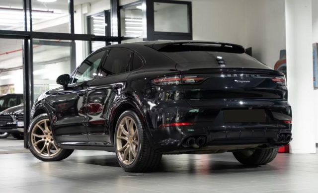 Porsche Cayenne Coupé 3.0 V6 - foto 2 di 4