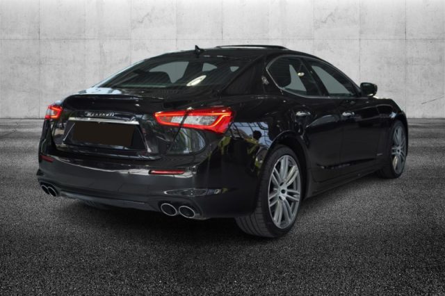 Maserati Ghibli V6 Granlusso - foto 3 di 4