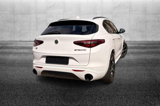Alfa Romeo Stelvio 2.2 Turbodiesel 210 CV AT8 Q4 Veloce - foto 3 di 4