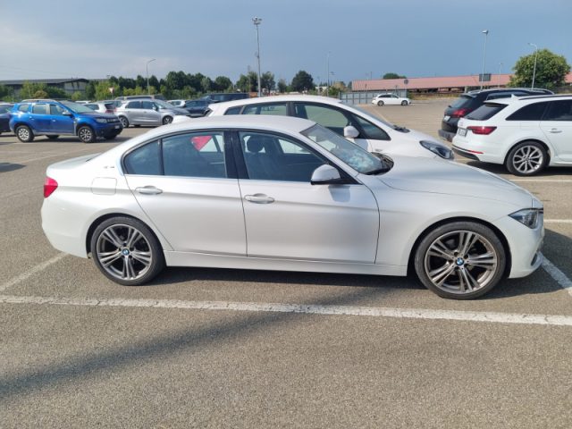 BMW 330 e iPerformance Luxury - foto 3 di 4