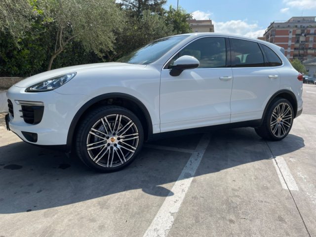 Porsche Cayenne 3.0 Diesel - foto 3 di 4