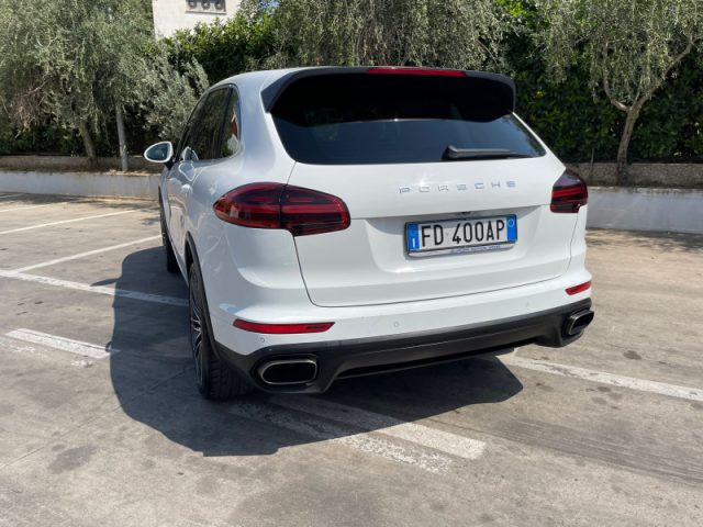Porsche Cayenne 3.0 Diesel - foto 4 di 4