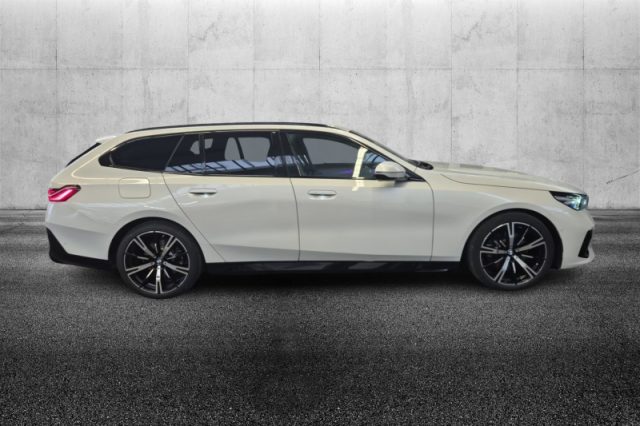 BMW 520 d 48V sDrive Touring Msport - foto 3 di 4