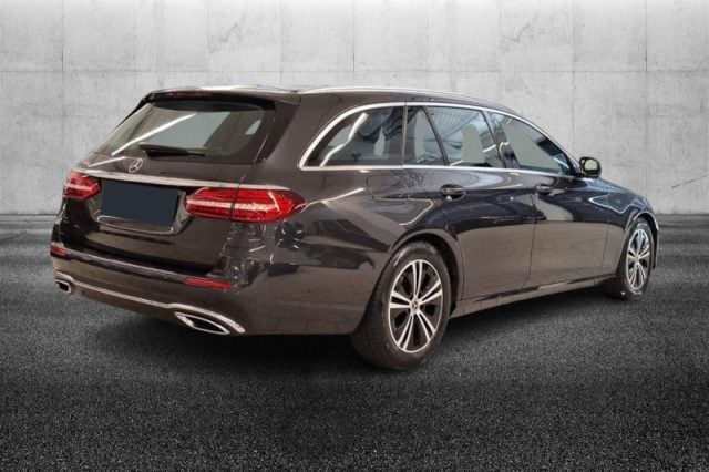 Mercedes-Benz E 220 d Mild hybrid S.W. Auto Business Sport - foto 3 di 4