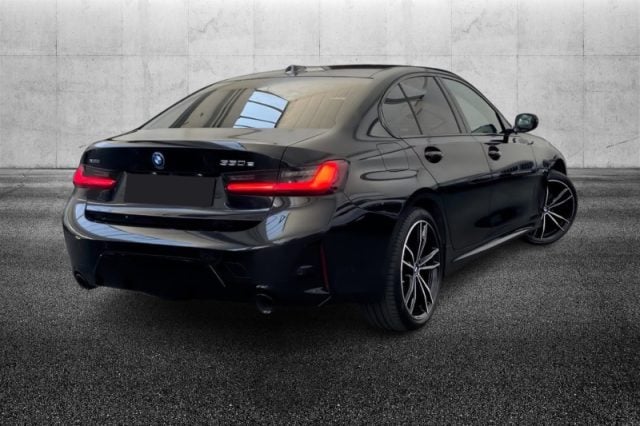 BMW 330 e xDrive Msport - foto 2 di 4