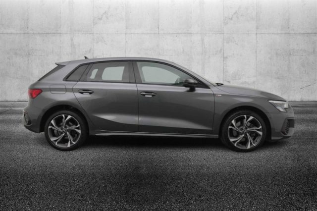 Audi A3 SPB 45 TFSI e S tronic S line edition - foto 3 di 4