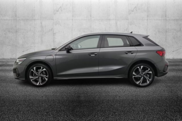 Audi A3 SPB 45 TFSI e S tronic S line edition - foto 4 di 4
