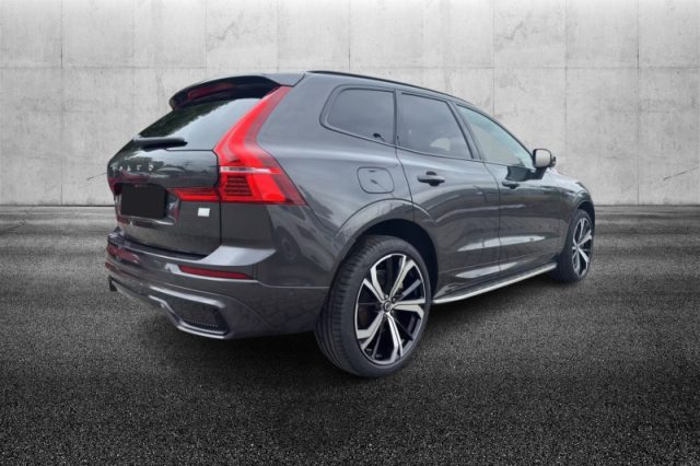 Volvo XC60 T6 Recharge Plug-in Hybrid AWD R-design - foto 3 di 4