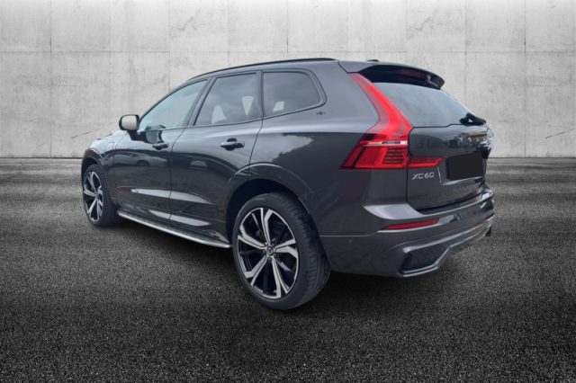 Volvo XC60 T6 Recharge Plug-in Hybrid AWD R-design - foto 4 di 4