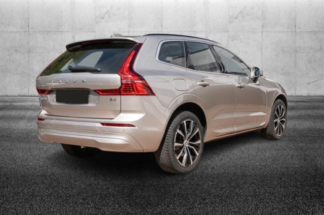 Volvo XC60 B4 automatico Core - foto 2 di 4