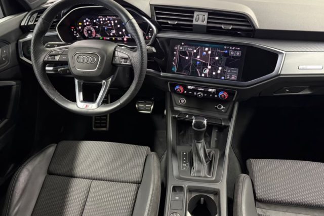 Audi Q3 35 TFSI S tronic S line edition - foto 3 di 4