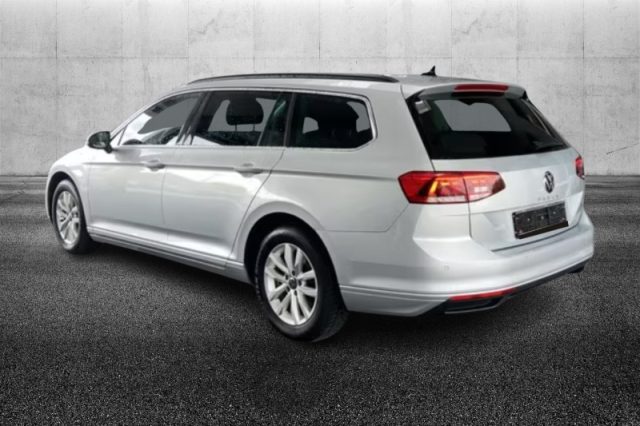 Volkswagen Passat Variant 2.0 TDI SCR 122 CV EVO DSG Business - foto 2 di 4