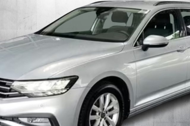Volkswagen Passat Variant 2.0 TDI SCR 122 CV EVO DSG Business usato a PIEVE DI CENTO