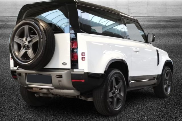 Land Rover Defender 90 3.0D I6 200 CV AWD Auto X-Dynamic SE - foto 2 di 4