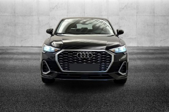 Audi Q3 SPB 45 TFSI e S tronic S line edition - foto 3 di 4
