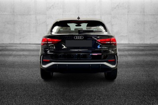 Audi Q3 SPB 45 TFSI e S tronic S line edition - foto 4 di 4