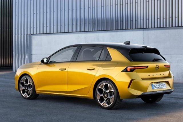 Opel Astra 1.6 Plug-in Hybrid 195 CV AT7 GS nuovo a PIEVE DI CENTO