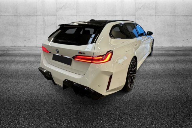 BMW M5 Touring - foto 2 di 4