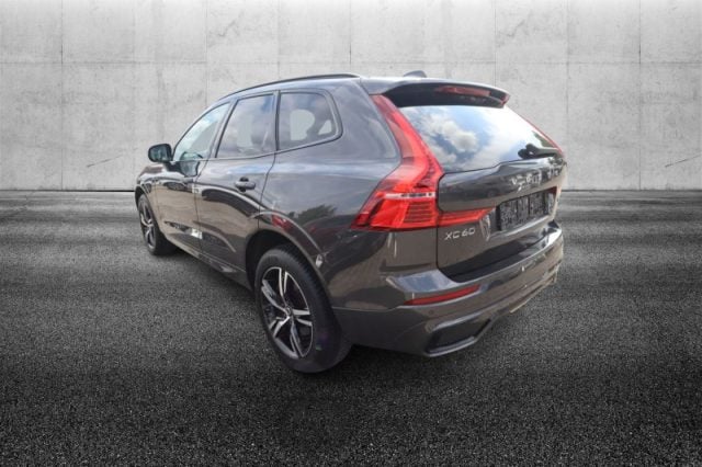 Volvo XC60 B5 (d) AWD Geartronic R-design - foto 4 di 4