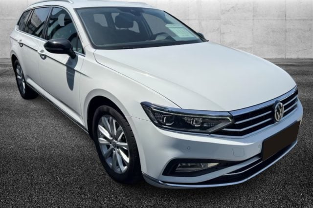 Volkswagen Passat Variant 2.0 TDI SCR EVO DSG Executive usato a PIEVE DI CENTO