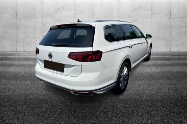 Volkswagen Passat Variant 2.0 TDI SCR EVO DSG Executive - foto 3 di 4