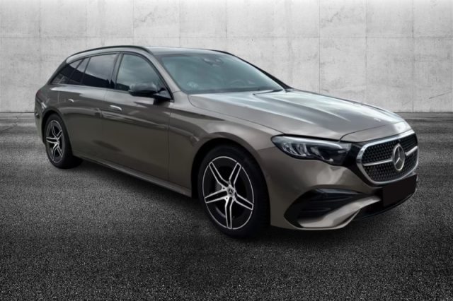 Mercedes-Benz E 300 de hybrid EQ S.W. AMG Line Advanced - foto 2 di 4