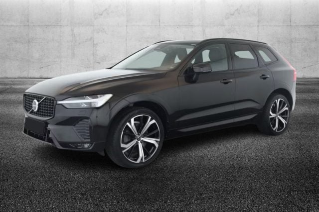 Volvo XC60 B4 (d) AWD automatico Plus Dark usato a PIEVE DI CENTO