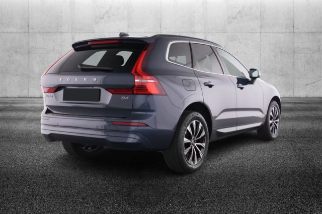 Volvo XC60 B4 (d) automatico Core - foto 2 di 4