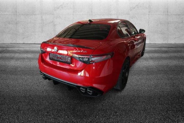 Alfa Romeo Giulia 2.9 V6 Bi-Turbo AT8 Quadrifoglio - foto 4 di 4