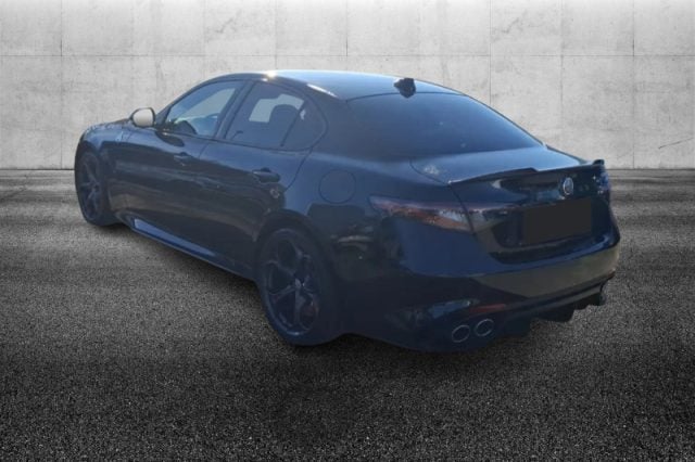 Alfa Romeo Giulia 2.9 V6 Bi-Turbo AT8 Quadrifoglio - foto 4 di 4