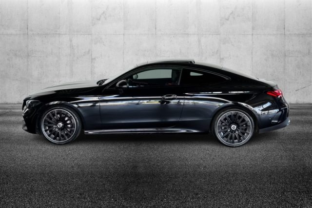 Mercedes-Benz CLE 300 4Matic Coupé AMG Line Premium - foto 3 di 4