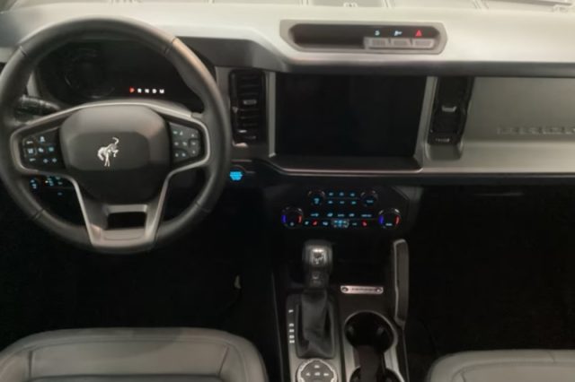 Ford Bronco 2.7 EcoBoost V6 335CV Outer Banks - foto 3 di 5