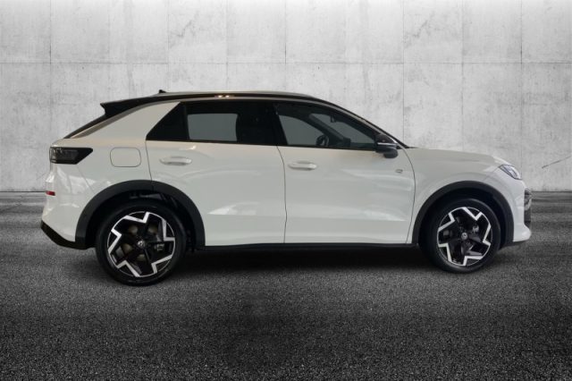 Volkswagen T-Roc 1.5 eTSI ACT 150 CV DSG R-Line - foto 3 di 4