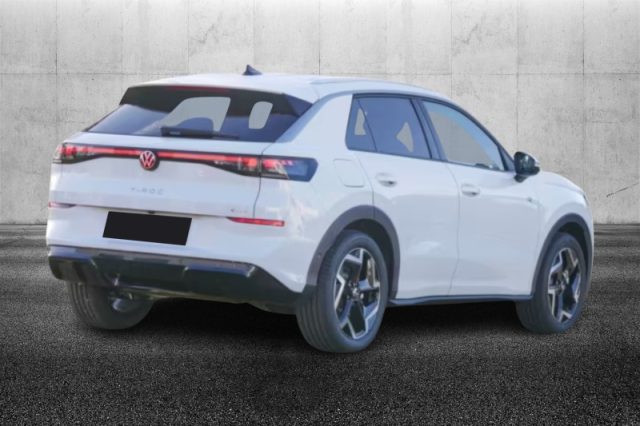 Volkswagen T-Roc 1.5 eTSI ACT 150 CV DSG R-Line - foto 2 di 4