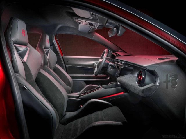 Alfa Romeo Junior 156 CV BEV Ti nuovo a PIEVE DI CENTO