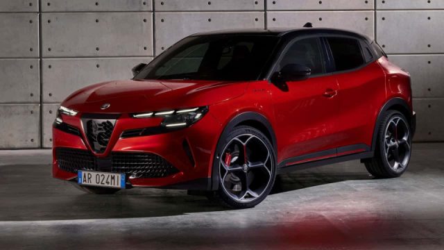 Alfa Romeo Junior 156 CV BEV Sprint - foto 4 di 4