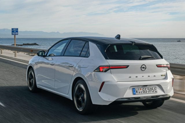 Opel Astra 1.6 Plug-in Hybrid 225 CV AT7 GSe nuovo a PIEVE DI CENTO