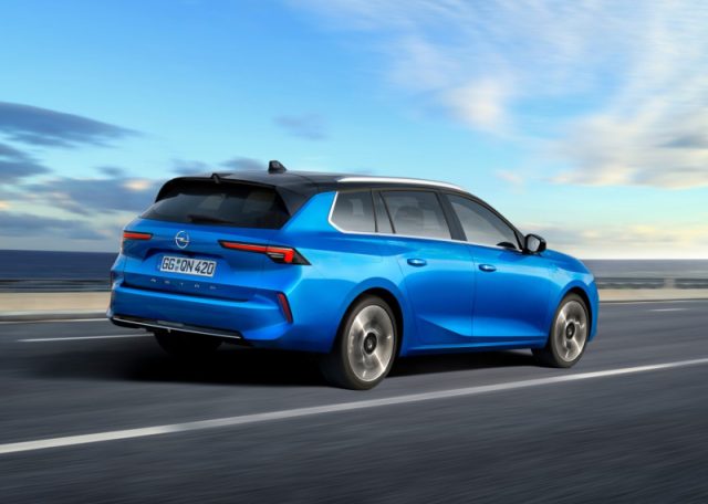 Opel Astra 1.6 Plug-in Hybrid 225 CV AT7 Sports Tourer GSe - foto 2 di 4