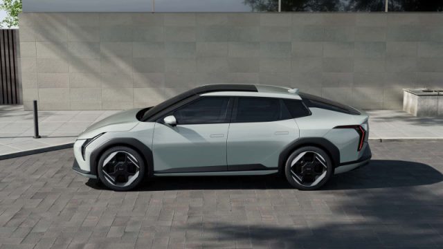 Kia EV4 81.4 kWh Long range Fastback GT-line - foto 4 di 4