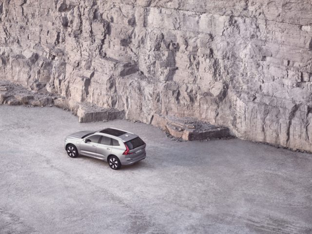 Volvo XC60 T8 Plug-in hybrid AWD automatico Plus Dark nuovo a PIEVE DI CENTO
